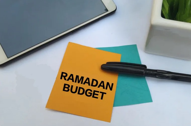 الرجل وضغوط رمضان.. عندما تصطدم "قيمة الكرم" بحدود الدخل
