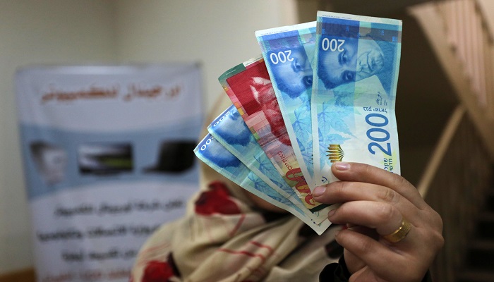 الحد الأدنى للأجور.. 34%  لا يحصلون على 1880 شيقل خاصة النساء 