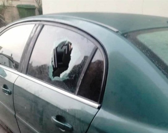 مستوطنون يهاجمون منازلا ويحطمون مركبات جنوب نابلس
