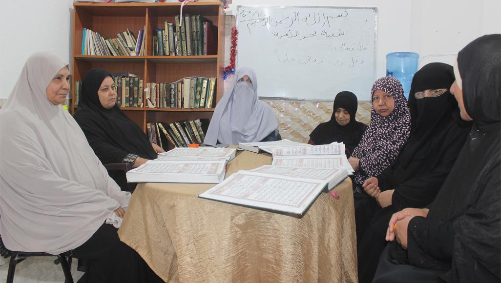 في الأردن.. كبيرات السن يقبلن على مراكز محو الأمية لحفظ القرآن
