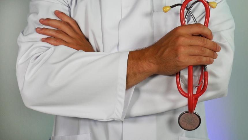 اشتية يدعو أطباء بمستشفيات إسرائيلية للعمل في مستشفيات فلسطينية
