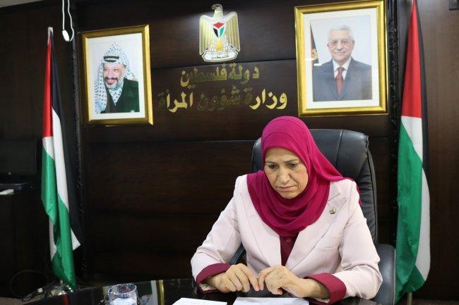 صوت| حمد لـ "نساء إف إم" اتعهد بان تبقى استثناءات رفع الزواج الى 18 عام بإطارها المحدد
