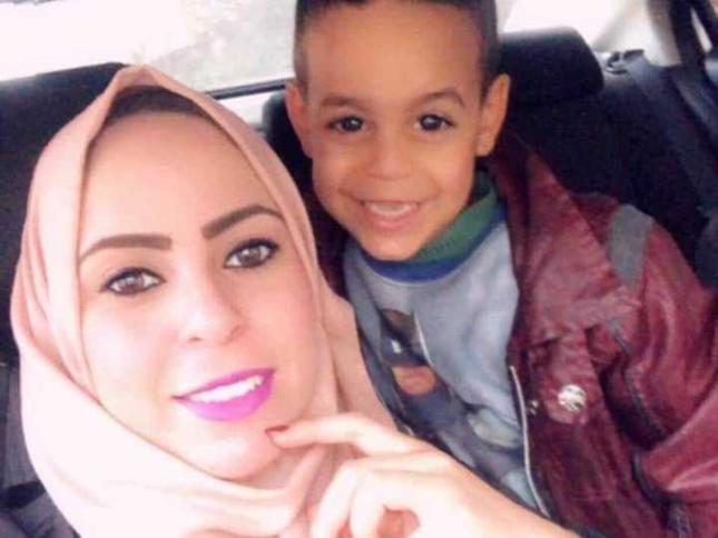 الأم وطفلها.. وفاة سيّدة متأثر بإصابتها بحادث سير بطولكرم
