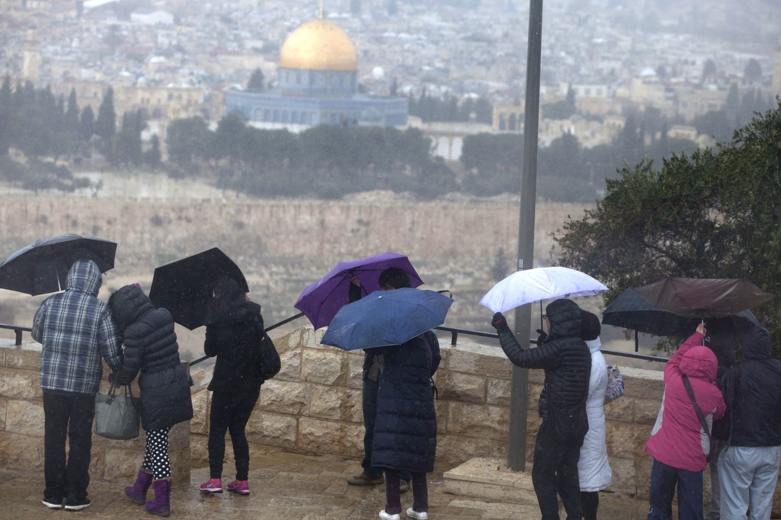 أجواء غائمة جزئيا وشديدة البرودة

