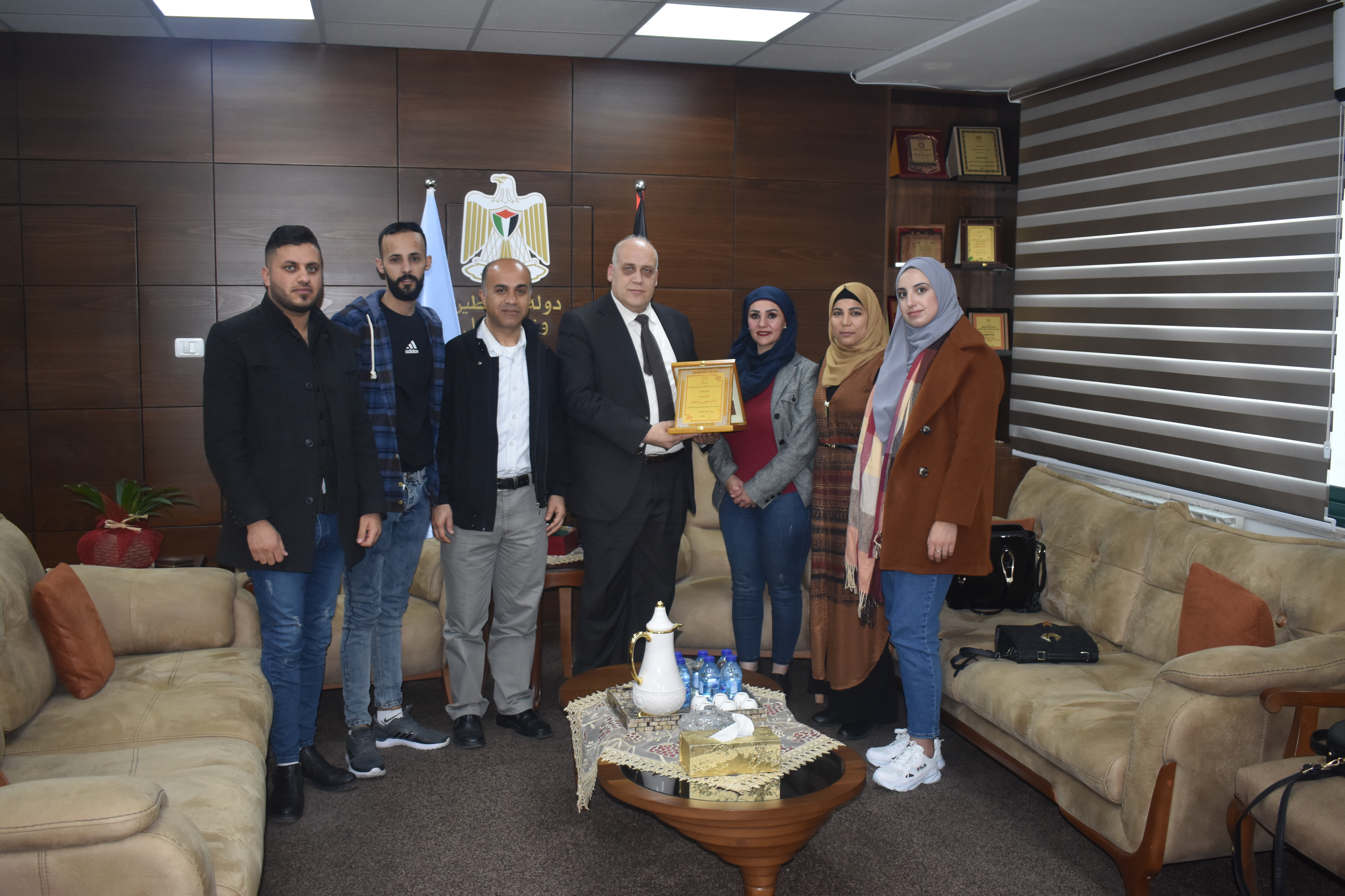 ديار : تختتم حملة "حقيبة فرص عمل" بلقاء مع وزير العمل
