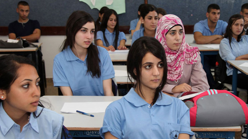 في إجراء عنصري جديد: "التعليم الإسرائيلية" تتجاهل اللغة العربية
