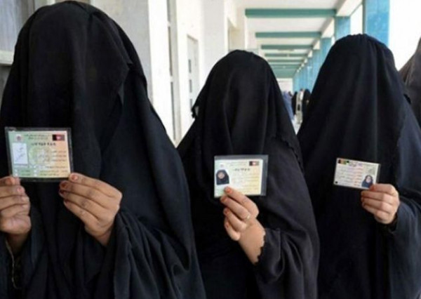 الداخلية السعودية تحدد ضوابط الصورة الشخصية للسعوديات ببطاقة الأحوال المدنية
