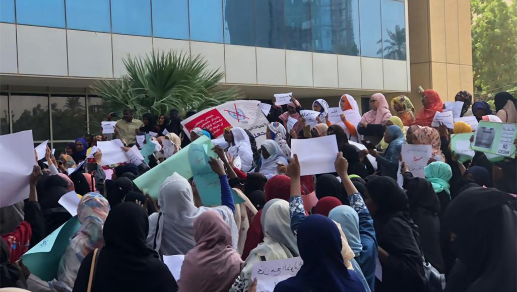 الحكومة قررت توقيعها.. اتفاقية "سيداو" تضع نساء السودان في خندقين متباعدين
