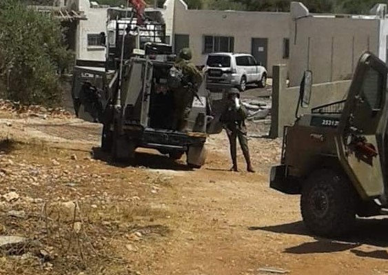 الاحتلال يهدم جزءا من سور مدرسة "التحدي 17" جنوب غرب جنين
