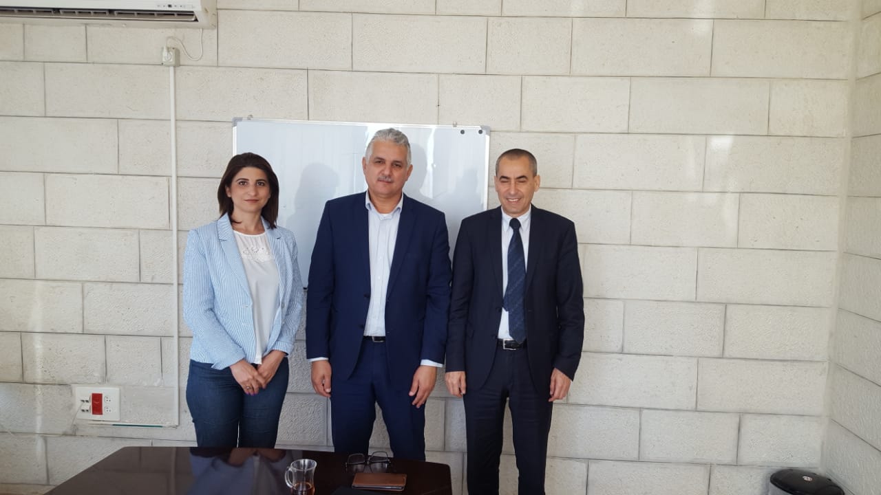 وزير الريادة والتمكين يبحث سبل التعاون مع مؤسسة فاتن للإقراض والتنمية

