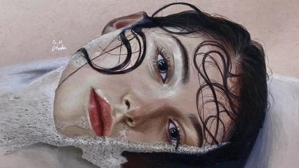 بالصور.. فنانة سعودية تبدع في رسم الوجوه بدقه مذهلة
