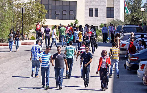 باحث: 15% من خريجي الثانوية فقط التحقوا بجامعات غزة