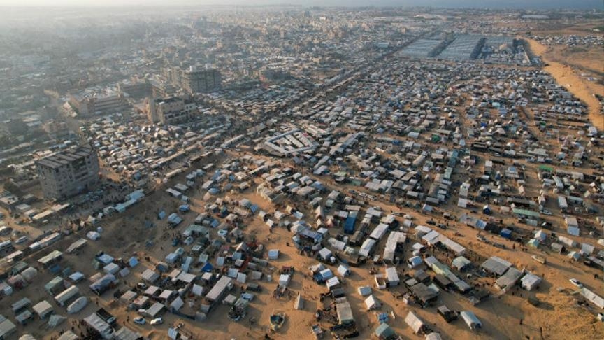 نحو 100 شهيد ومئات المصابين في قصف اسرائيلي مكثف وأحزمة نارية على رفح جنوب قطاع غزة
