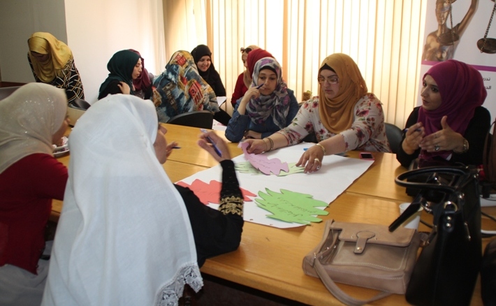 جمعية المرأة العاملة تختتم دورة حول "تعزيز مشاركة المرأة في الانتخابات"
