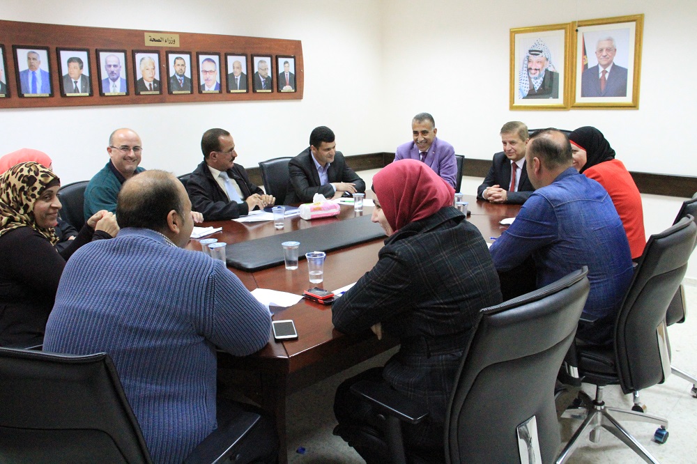 الصحة أدخلت 192 جهازا حديثا للفحوصات المخبرية والأشعة عام 2015
