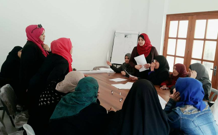 جمعية المرأة العاملة تنفذ اللقاء الأول للمجموعة الداعمة

