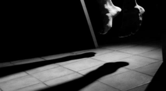 بعد انتحار ثلاث فتيات في مصر تشكيل لجنة لست وحدك يا ابنتي