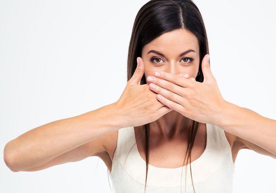 حاربي رائحة الفم الكريهة بحيل صحية

