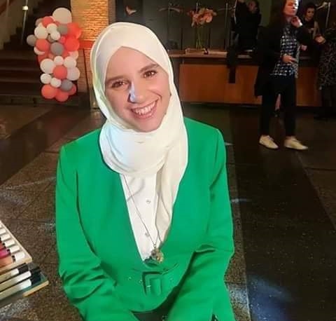 الفلسطينية أماني أبو زهره تفوز بجائزة أفضل إمرأة في أوروبا بمجال الأدب