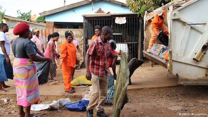 All-women garbage collection team cleans up Harare
