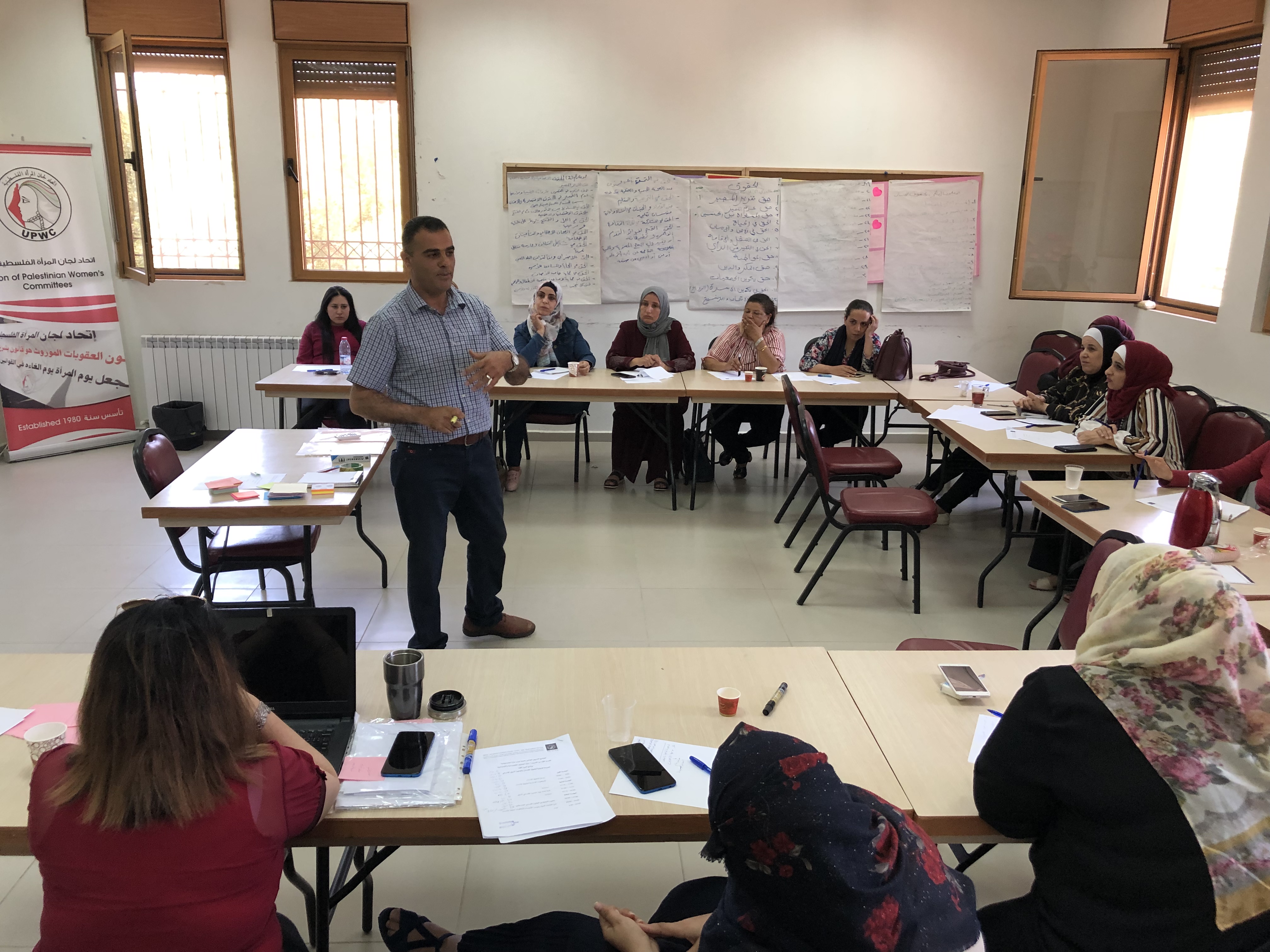 اتحاد لجان المرأة الفلسطينية يختتم تدريبا "للضغط والمناصرة"
