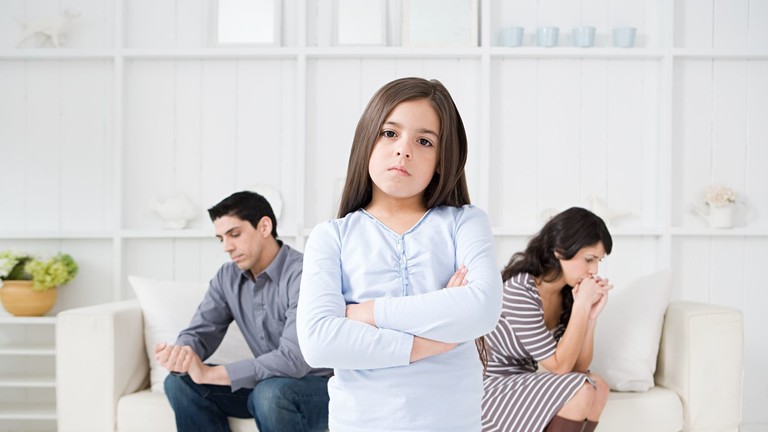 كيف يؤثر طلاق الوالدين على صحة الأطفال؟
