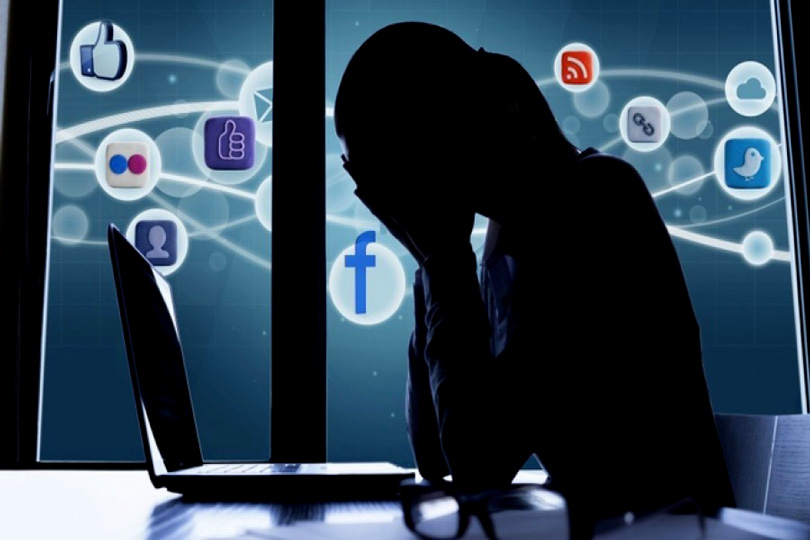 تهديد وابتزاز وتشهير.. الجرائم الإلكترونية تتسع بالعراق والنساء ضحاياها
