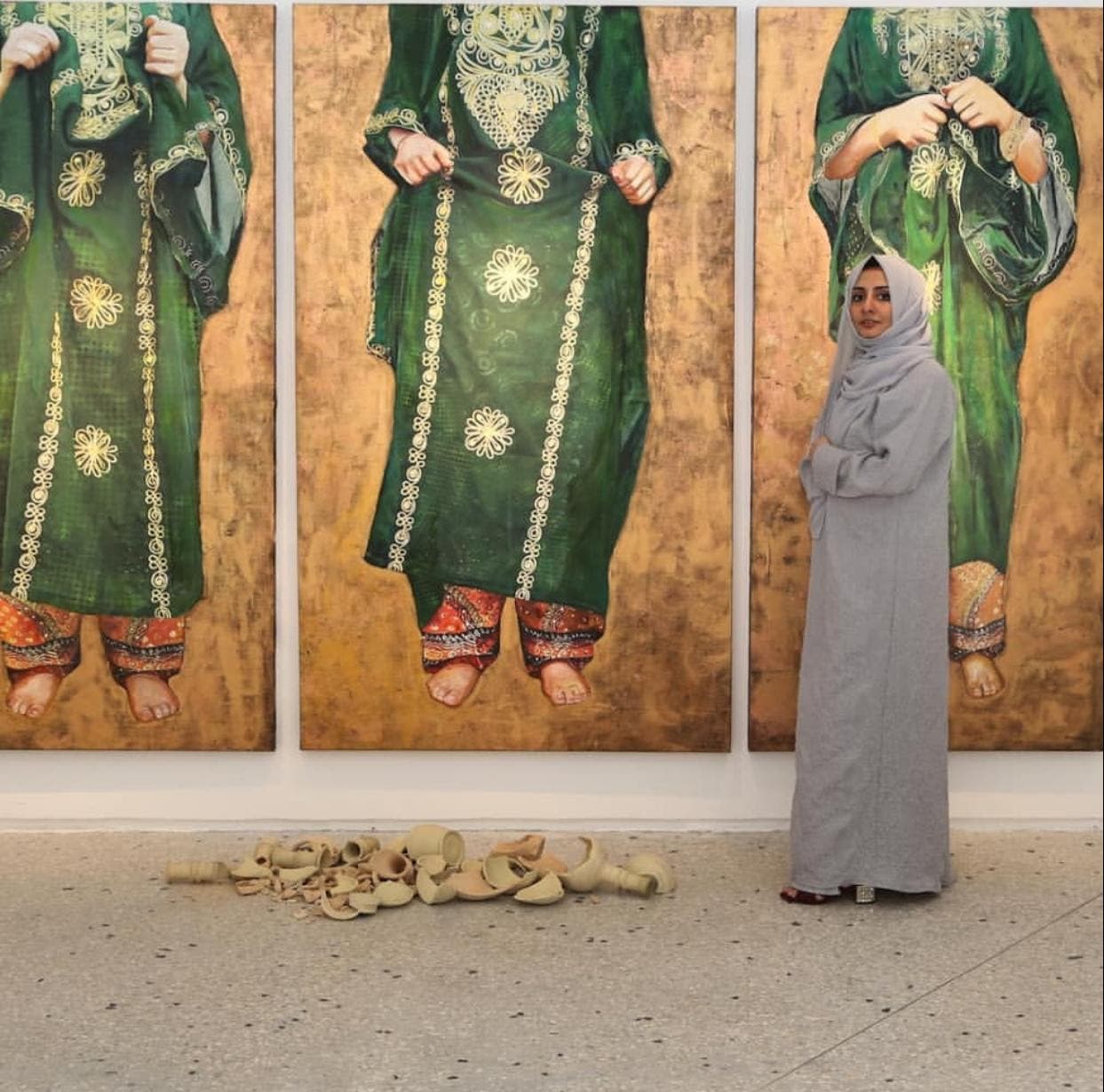 تنسج صورة المرأة السعودية على السجاد.. فنانة تلفت أنظار العالم
