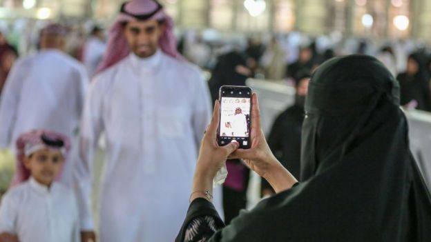 هل اقترب الإعلان عن إلغاء نظام الولاية على المرأة في السعودية؟
