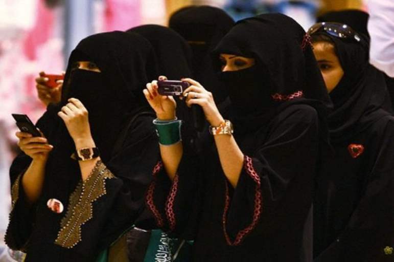 عضوة بالشورى السعودي تطالب بالسماح للمرأة بتزويج نفسها
