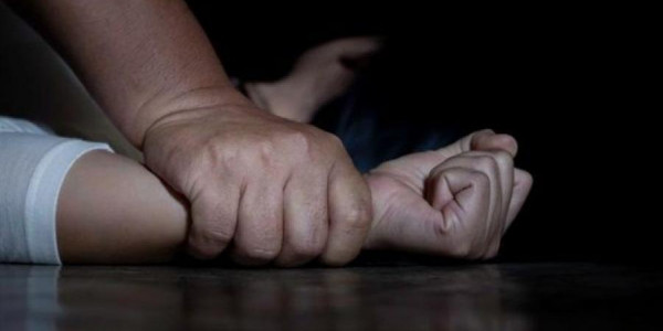 مصر: مراهقة تقتل سائقًا حاول اغتصابها في الصحراء
