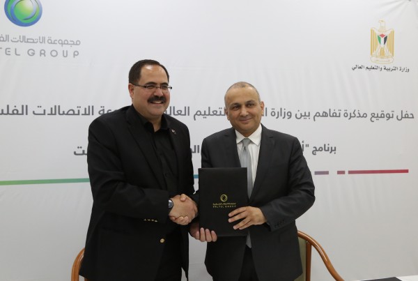 التربية ومجموعة الاتصالات تربطان كافة المدارس الحكومية بالانترنت مجاناً