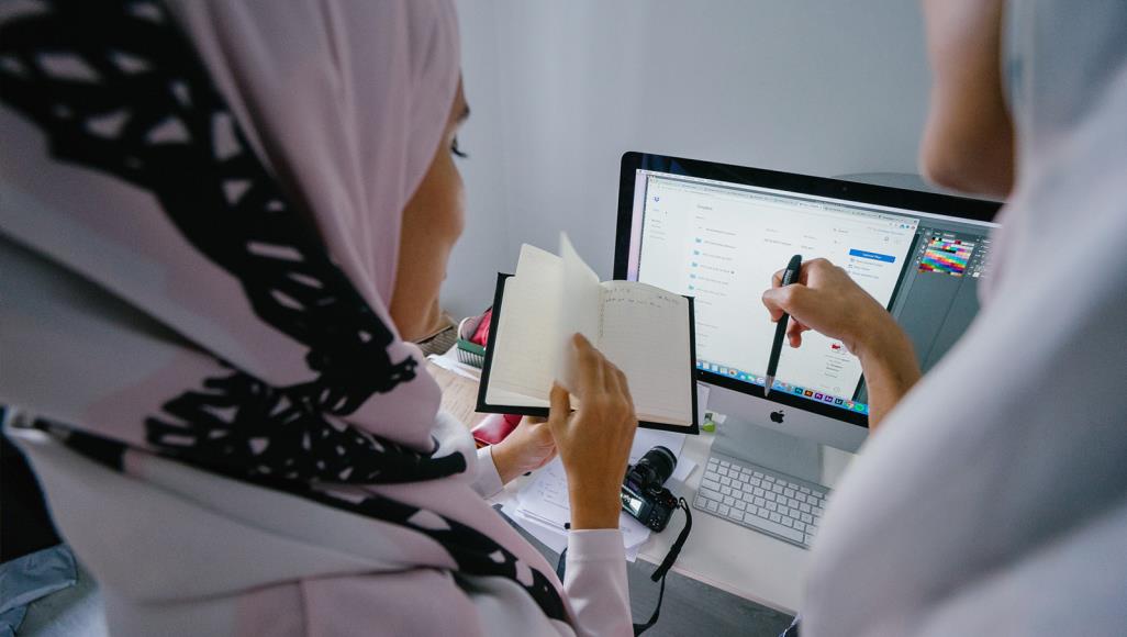 دخلهن نحو تريليون دولار.. المسلمات يقدن ثورة صناعية رابعة في العالم
