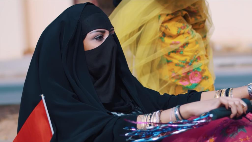 لم يعدن قاصرات.. اتهامات متبادلة بين السعوديات بعد إسقاط الولاية
