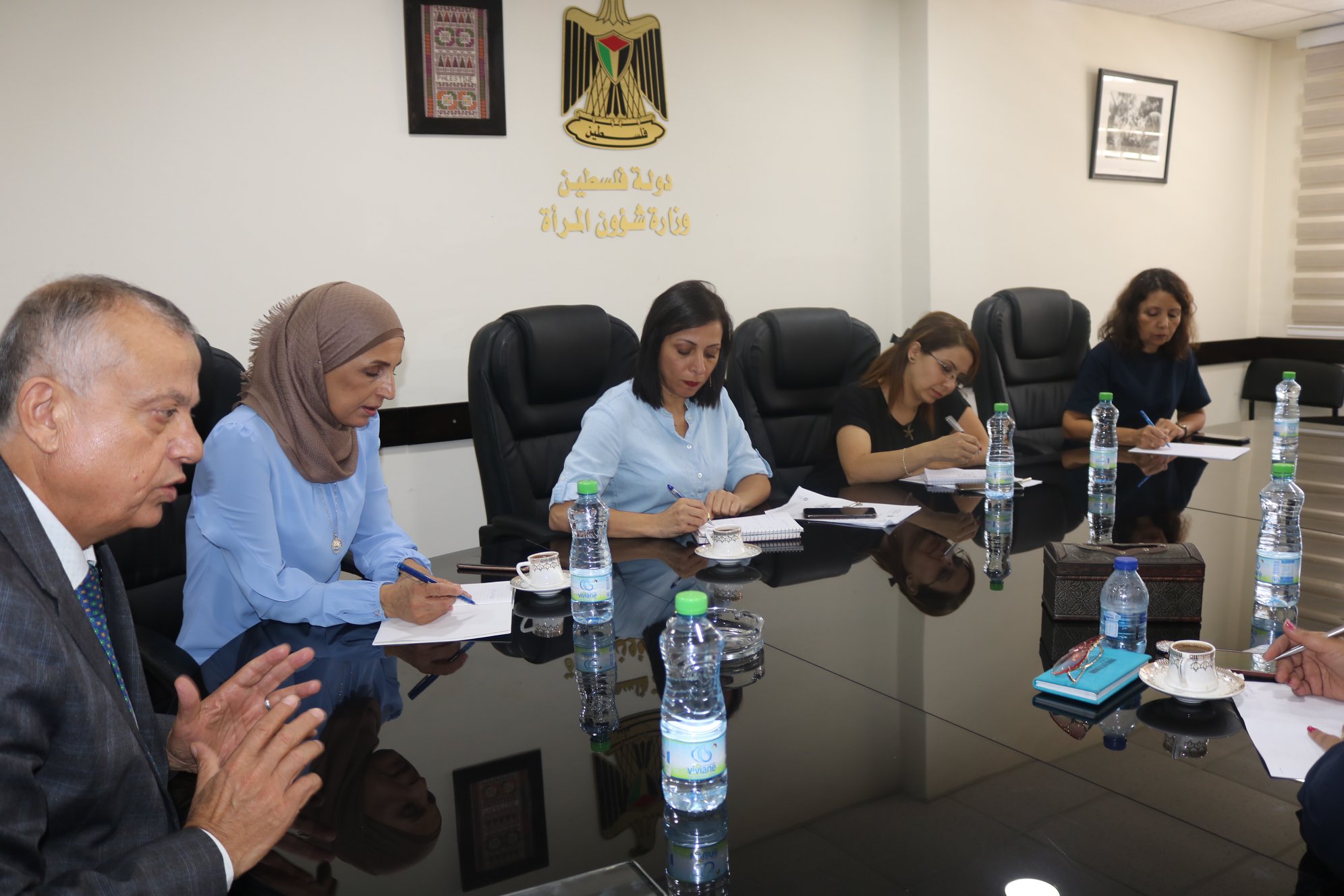 وزارة المرأة:  تبحث تفعيل حملة "من بيت لبيت"

