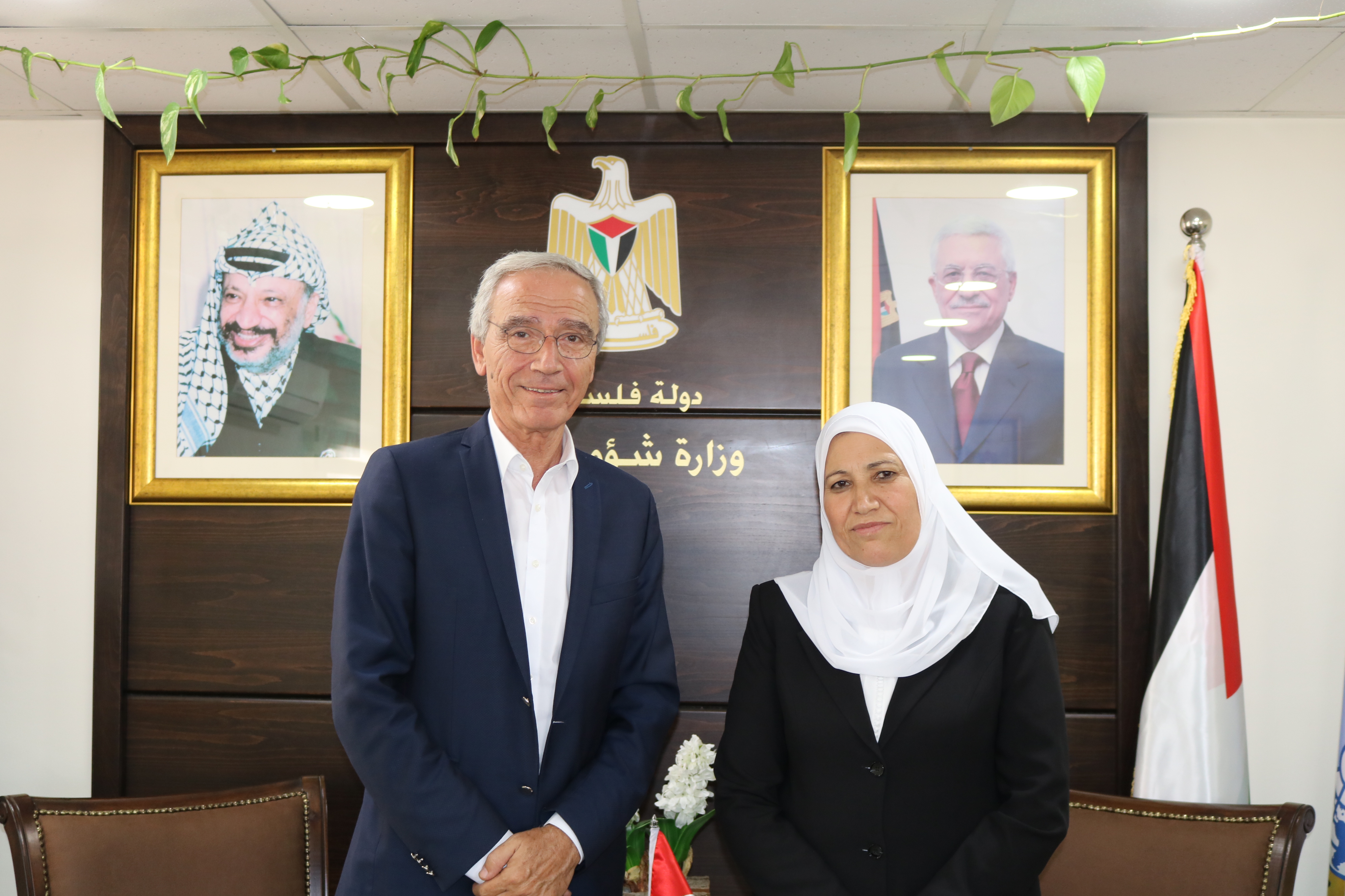 وزيرة المرأة:  تبحث سبل التعاون مع لجنة الانتخابات المركزية
