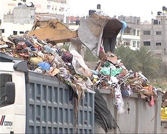 0 أضعاف- الاحتلال يرفع تسعيرة افراغ نفايات المجالس المحلية الفلسطينية .. قررت ادارة مكب النفايات الإسرائيلية في أبو ديس يوم الثلاثاء رفع تسعيرة إفراغ النفايات للمجالس المحلية الفلسطينية بنسبة تفوق 10 أضعاف السعر الحالي.
