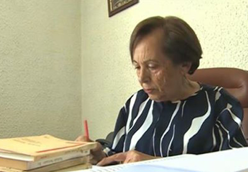 تونسية ثمانينية تحصل على شهادة دكتوراه