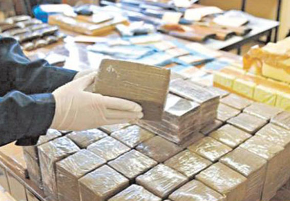 القبض على متهمين بتعاطي وترويج موادة مخدرة في نابلس