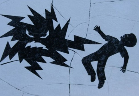 وفاة طفل بصعقة كهربائية في غزة