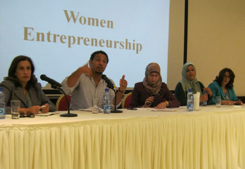 إذاعة نساء أف أم تعقد ورشة ختامية لبرنامج "في الريادة" لمناقشة التوصيات