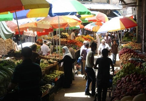 تقرير قصصي: ماذا تعرف عن بائع الخضرة في حسبة رام الله إياد العمري؟!