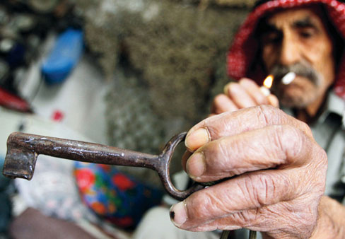 إحياء ذكرى النكبة بـ 67 مفتاحا للعودة