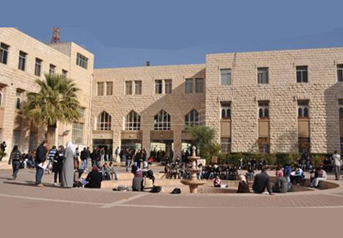 كلية الصيدلة بجامعة القدس تنتزع اعتراف الاحتلال بشهادتها