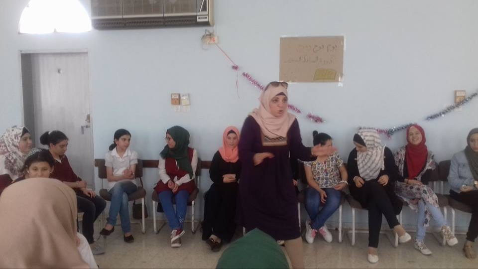 جمعية المرأة العاملة تنفذ ورشة توعية  بعنوان " الحماية الذاتية للمراهقات "
