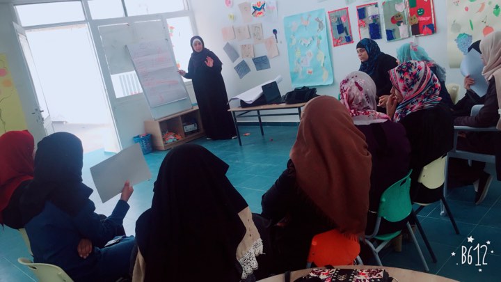 جمعية المرأة العاملة تدرب خريجات ضمن أنشطة برنامج الإرشاد والاستشارة النفسية
