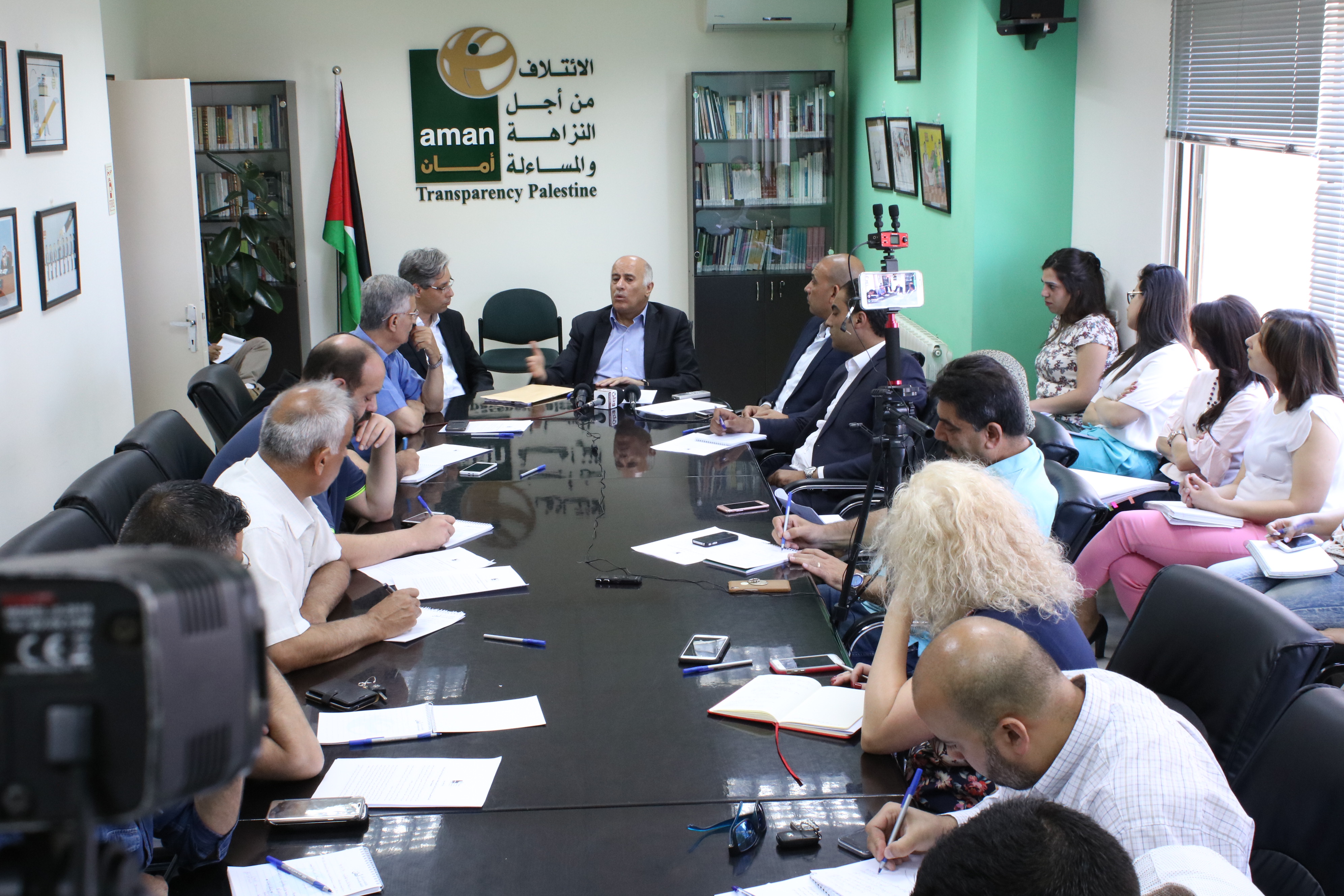 اللواء الرجوب يكشف خبايا تأجيل التصويت على الطلب الفلسطيني في الفيفا