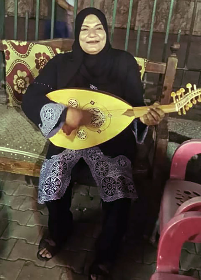 "اصحى يا نايم وحد الدايم" .. بأصوات نسائية