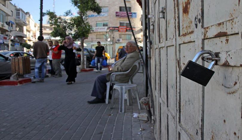لأول مرة منذ الانتفاضة الاولى- إضراب شامل يعم الكل الفلسطيني
