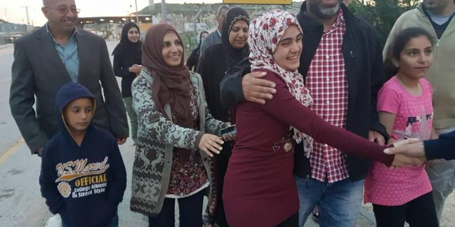 الاحتلال يفرج عن طفلة فلسطينية اعتقلها 12 شهرًا